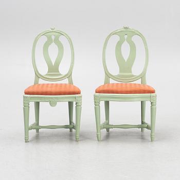 Chairs, two pieces, one by Johan Erik Höglander (master in Stockholm 1777-1813), Gustavian, late 18th century.