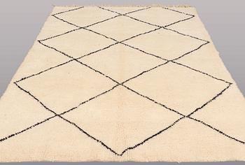 MATTA, Marocko, ca 290 x 218 cm.