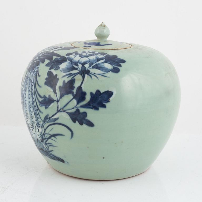 A porcelain urn with cover and a table lamp/vase, Qing Dynasty, China, 19th century.