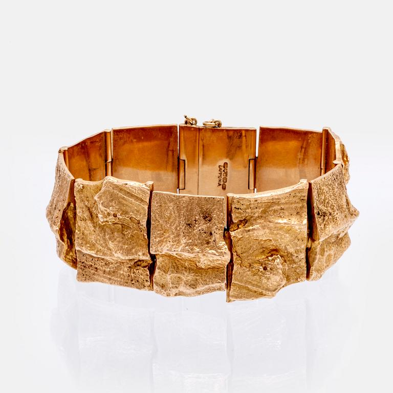 Björn Weckström, "Golden stream", a 14K gold bracelet. Lapponia 1978.