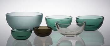 GÖRAN HONGELL, A SET OF SIX BOWLS. One signed GH, Karhula. Late 1930s.