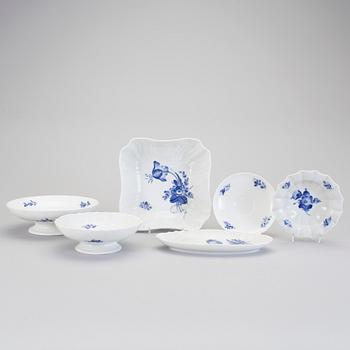 MATSERVIS, 116 delar, porslin, "Blå blomst", Royal Copenhagen.