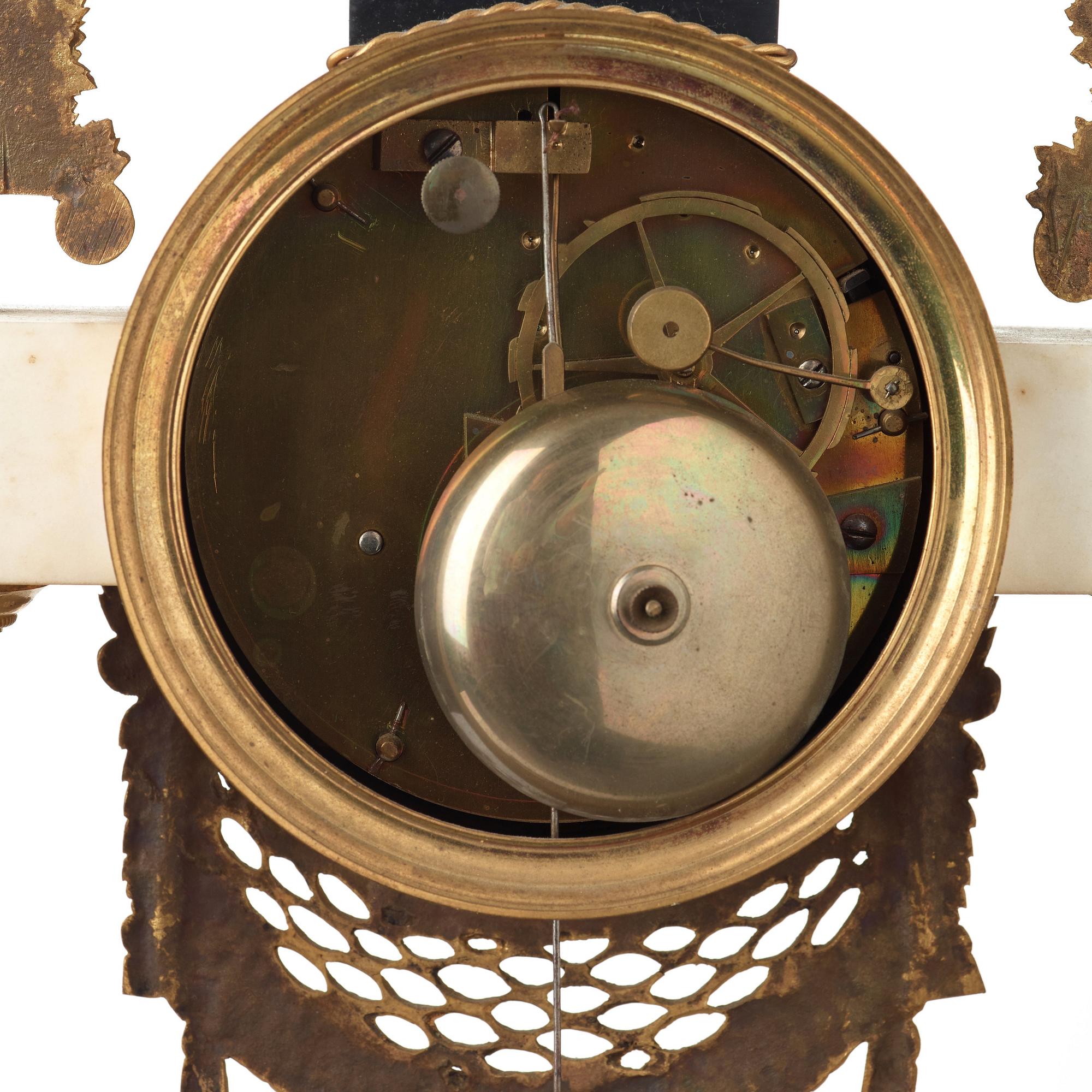 BORDSPENDYL. Parisarbete, omkring år 1790, Louis XVI.