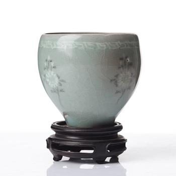 SKÅL, keramik. Korea, Koryo, 1300-tal.