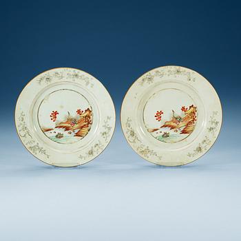 1607. TALLRIKAR, ett par, kompaniporslin. Qing dynasty, Qianlong (1736-95).