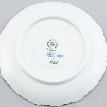 Royal Copenhagen, servis, 34 delar, porslin, "Musselmalet" samt "Blå Blom", 30 delar, Danmark.