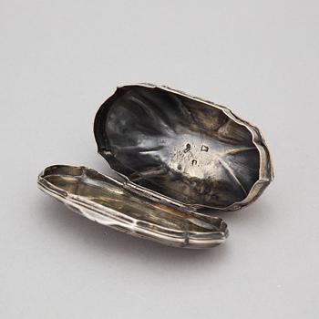 Dosa, silver, otydliga sannolikt franska stämplar 1700-tal.