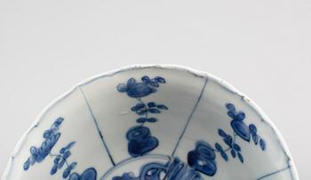 Two blue and white bowls, Ming dynasty, Wanli (1573-1612).