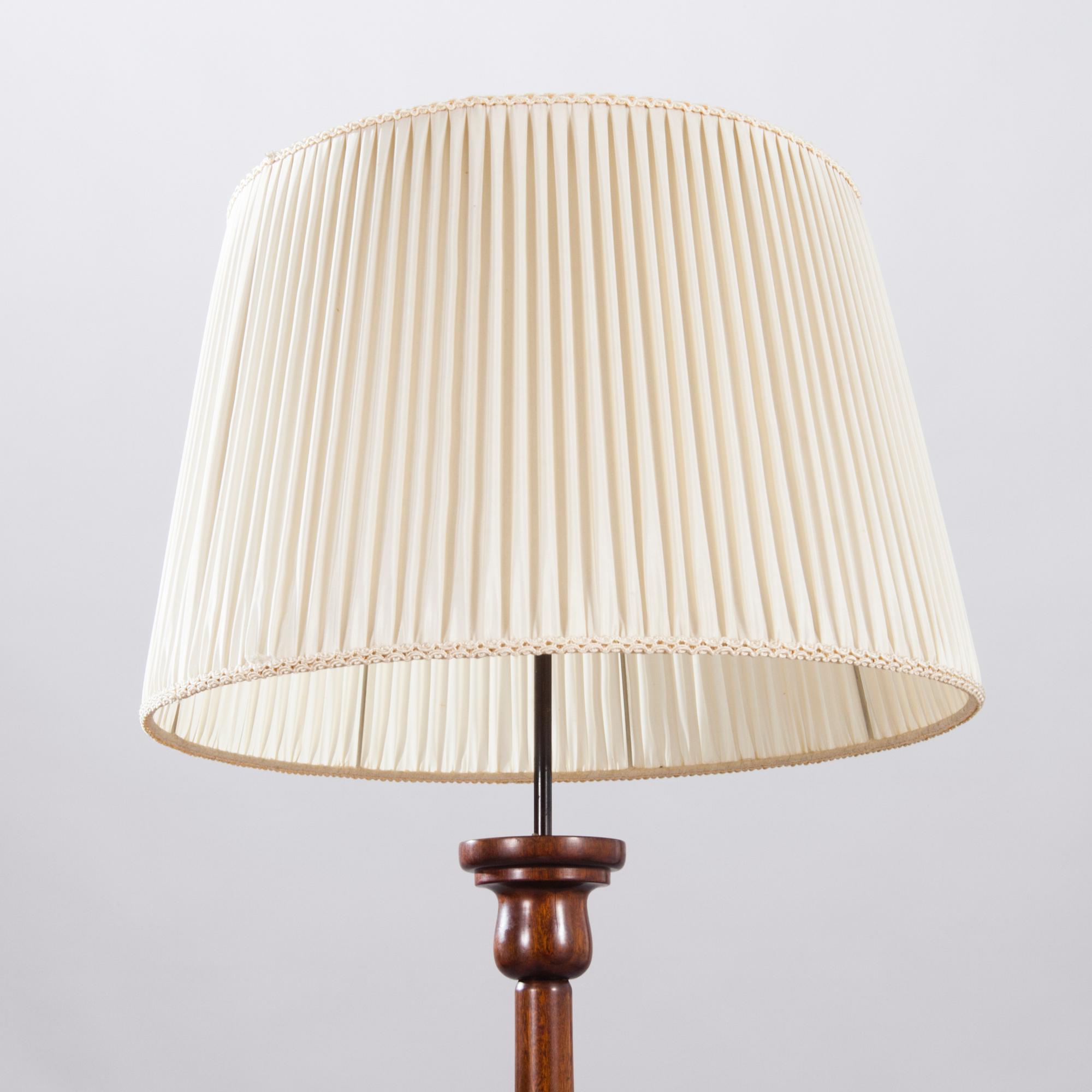 BIRGER HAHL, GOLVLAMPA, tillverkare Helsingfors Centralfängelse 1929.