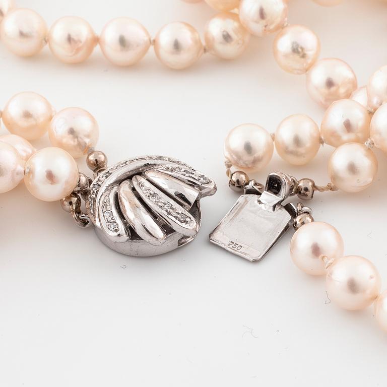 COLLIER, med odlade pärlor, lås med briljantslipade diamanter.