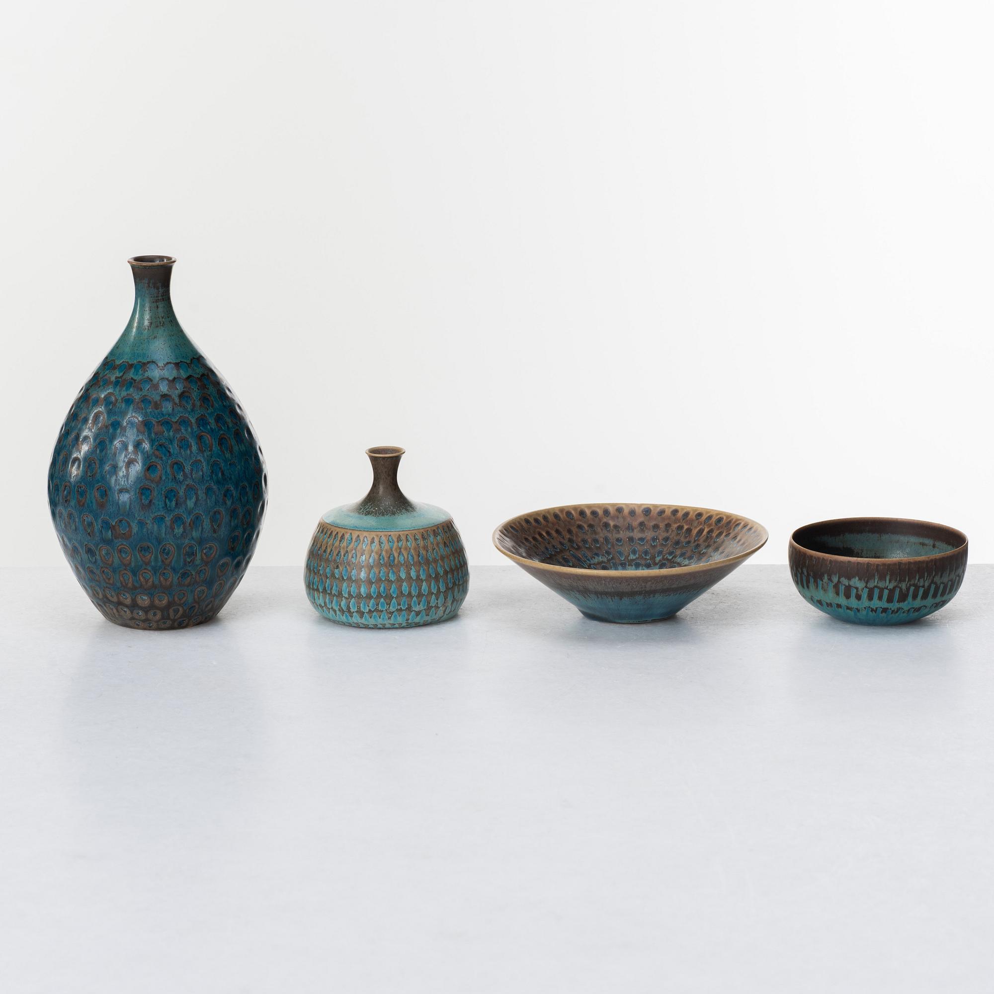 Stig Lindberg, vaser, 2 st och skålar, 2 st, Gustavsbergs studio 1958-61.