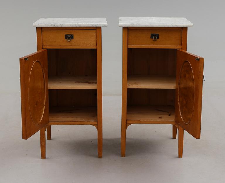 SÄNGBORD, 1 par, 1900-talets första hälft.