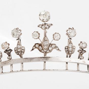 Tiara/Collier Hugo Strömdahl 18K vitguld med gammal- och rosenslipade diamanter.