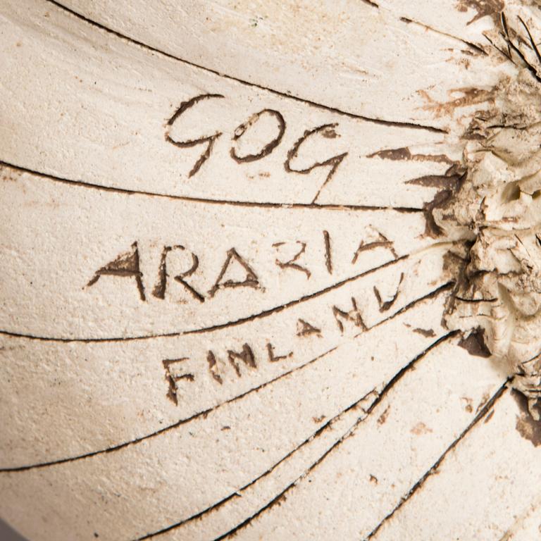 GUNVOR OLIN-GRÖNQVIST, skulptur av stengods, signerad GOG Arabia Finland. 1970-tal.