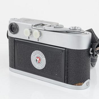 Leica M2, no. 1069931, 1963.