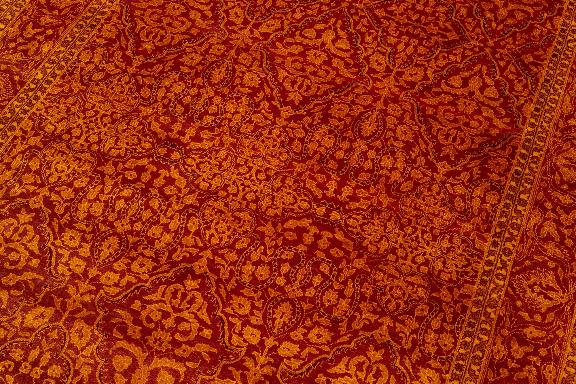 A carpet from Northern India / Pakistan, c, 290 x 200 cm.