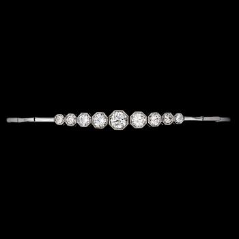 273. ARMBAND, 9 briljantslipade diamanter, tot. ca 1.80 ct. G. Dahlgren, Malmö, 1950-tal.