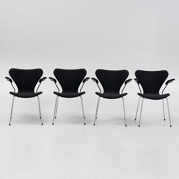 Arne Jacobsen, karmstolar, 4 st, "Sjuan", Fritz Hansen, 2000-tal.