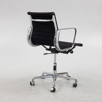 Charles & Ray Eames, an 'EA 117' swivel chair, Vitra.