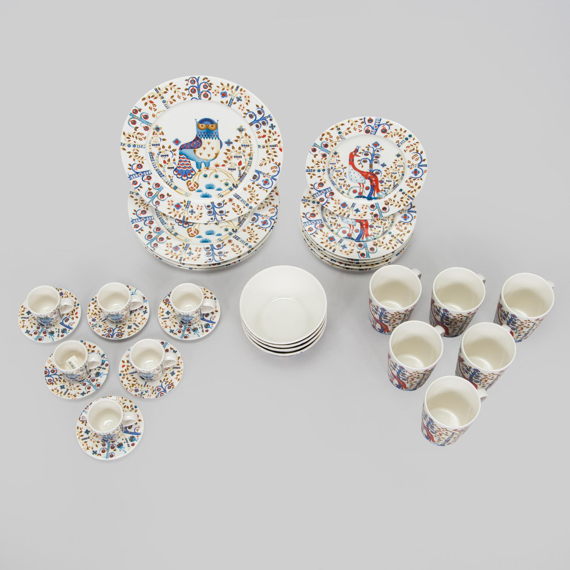 Klaus Haapaniemi, Service, 23 pieces, porcelain, "Taika" Arabia 21st century.