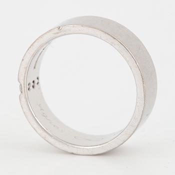 Modified brilliant-cut diamond ring.