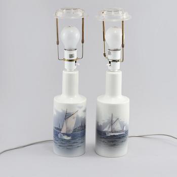 BORDSLAMPOR, ett par, porslin, Royal Copenhagen, 1900-talets andra hälft.