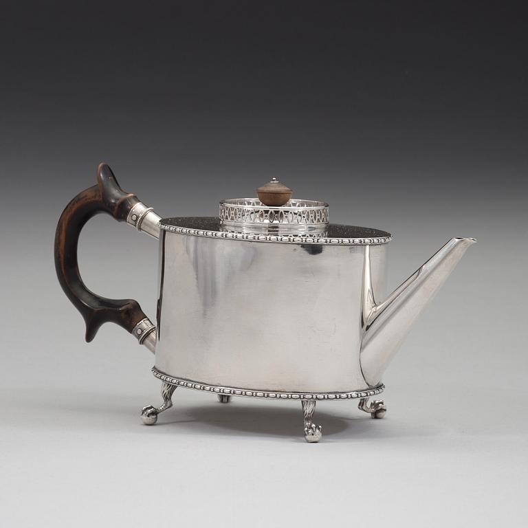 A Swedish early 19th century silver tea-pot, mark of Pehr Zethelius, Stockholm 1800.