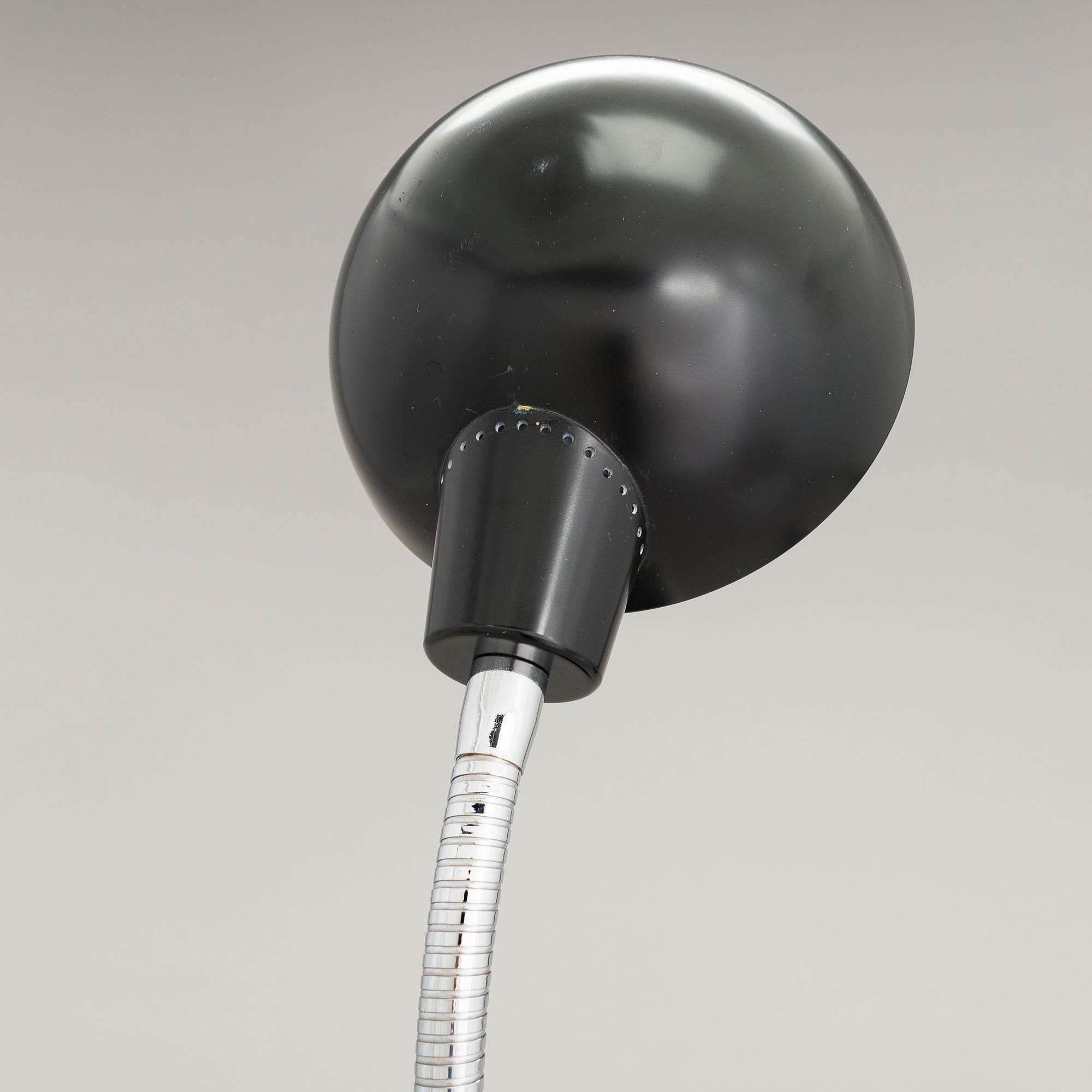 ALVAR AALTO, Bordslampa, modell A703, för Artek 1900-talets slut.