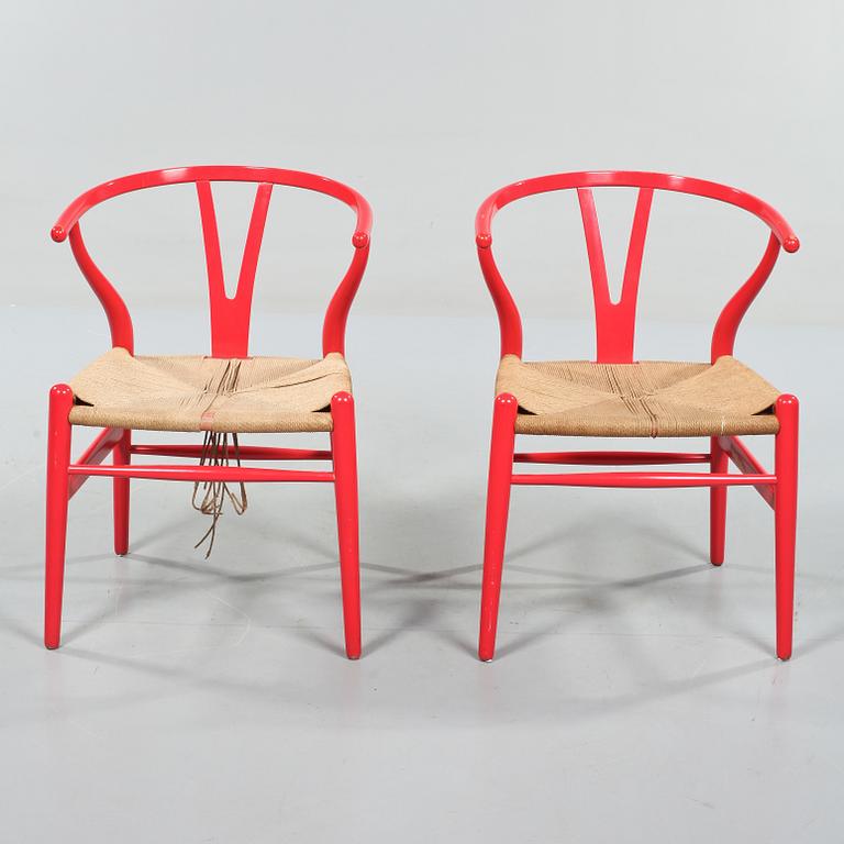 STOLAR, ett par, "Y-stolen", Hans J Wegner för Carl Hansen & son, Odense, 1900-talets andra hälft.