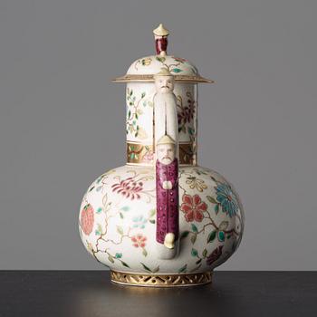 A creamware tea pot with cover, unmarked, presumably Rörstrand, 19th Century.