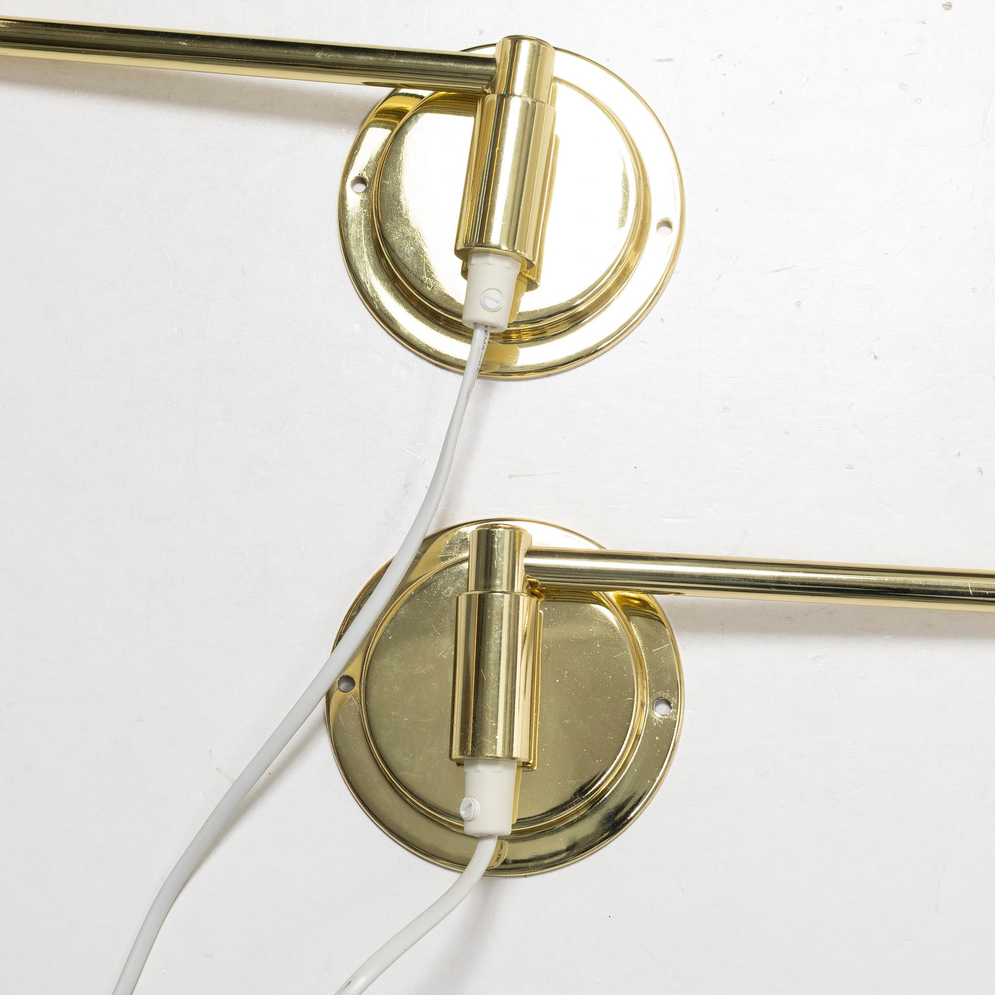 A pair of wall lamps, a pair, late 20th Century.