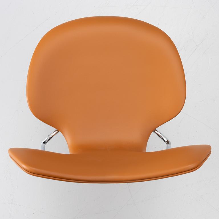 Arne Jacobsen, A set of six chairs, “Grand Prix”, Fritz Hansen.