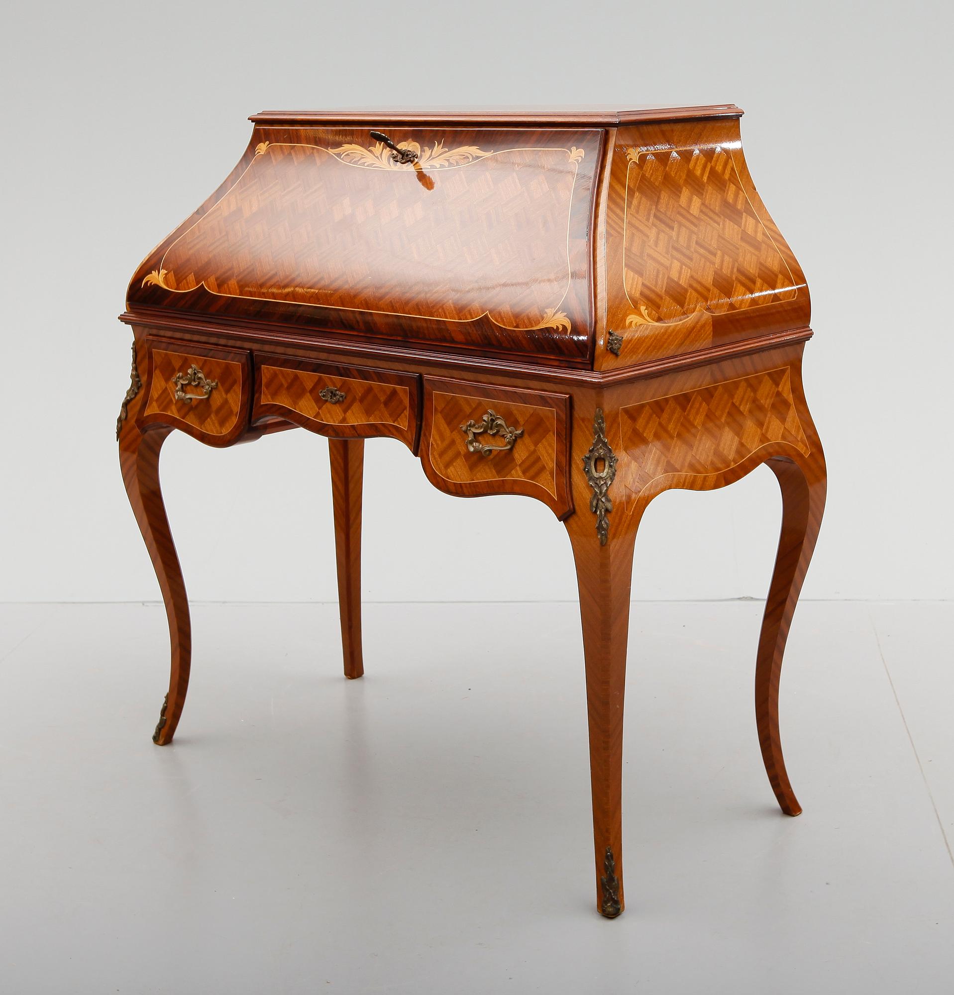 SEKRETÄR, Louis XVI-stil, 1900-talets mitt.