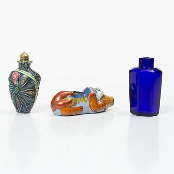 Snusflaskor, 6 st, porslin och glas, Kina, 1900-tal.