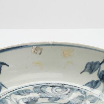 A blue and white Swatow dish, Ming dynasty (1368-1644).