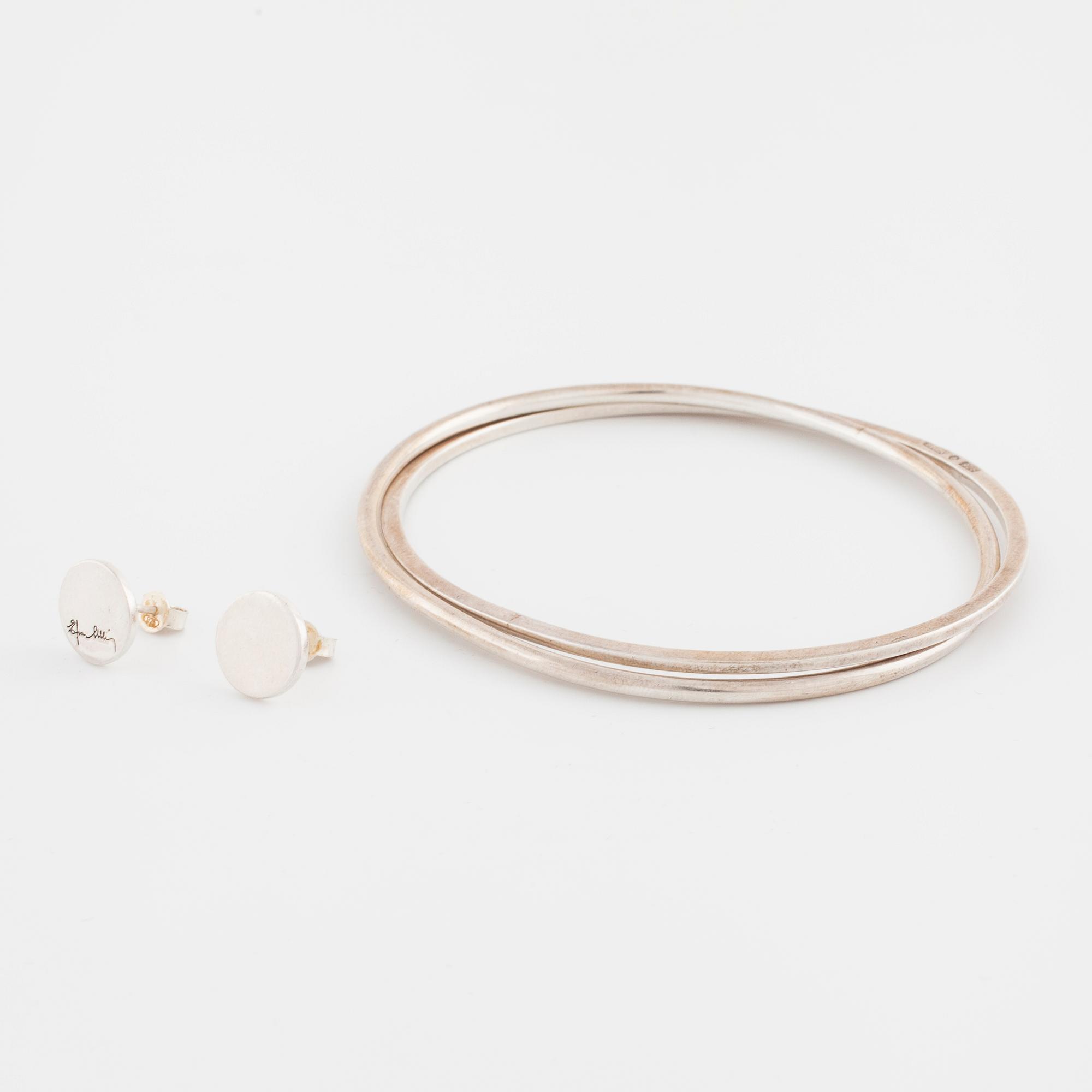 EFVA ATTLING, ARMRING "Twosome cuff" samt ÖRHÄNGEN "Dots ear".