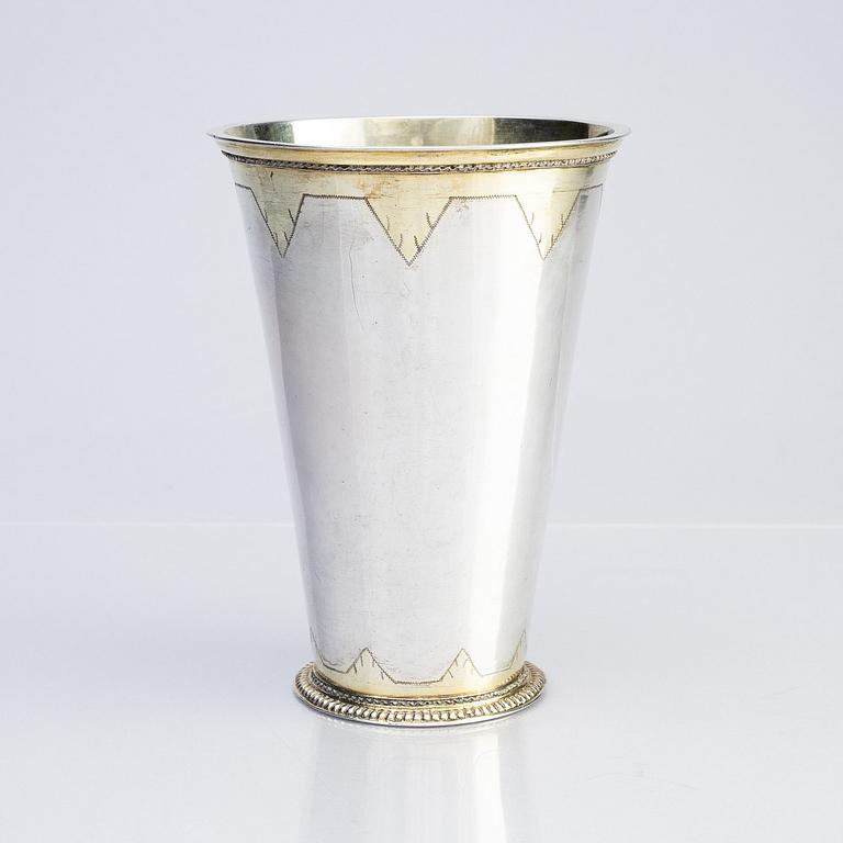 Casimir Friedrich Meidt, bägare, delvis förgyllt silver, Karlskrona 1712. Karolinsk.