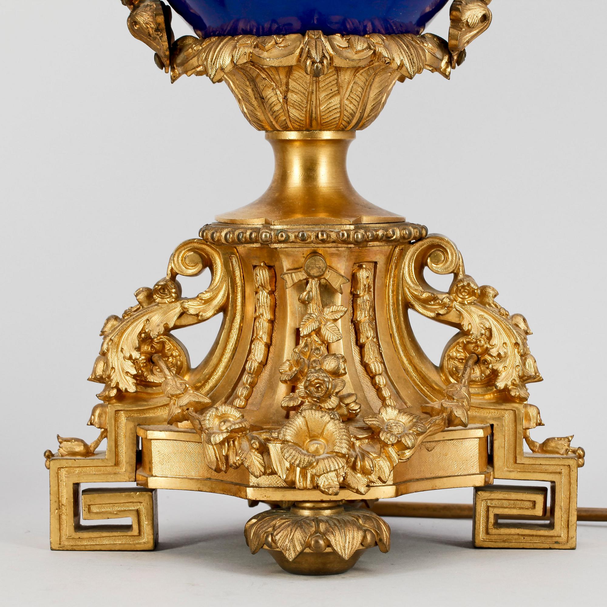 LAMPFÖTTER, ett par, brons och porslin, nyrenässans, 1800-talets slut.