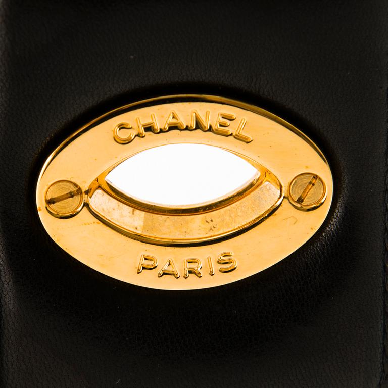 CHANEL, SALKKU.