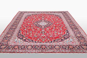 A carpet, Kashan, ca 384 x 295 cm.