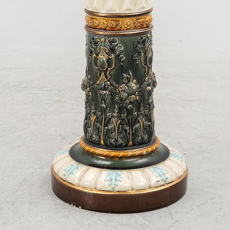 A majolica pot and a pedestal, Rörstrand, circa 1900.