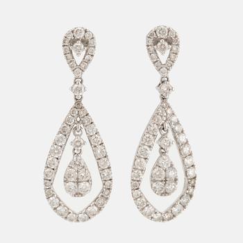 A pair of brilliant-cut diamond earrings. 2,00 ct.