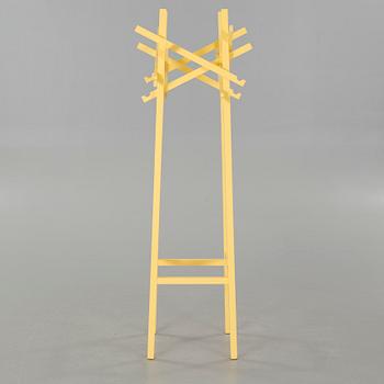 GABRIELLA GUSTAFSON & MATTIAS STÅHLBOM, klädhängare, "Nest", Karl Andersson & Söner, 2000-tal.