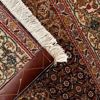 Gallerimatta, Mahi Täbris, 295 x 78 cm.