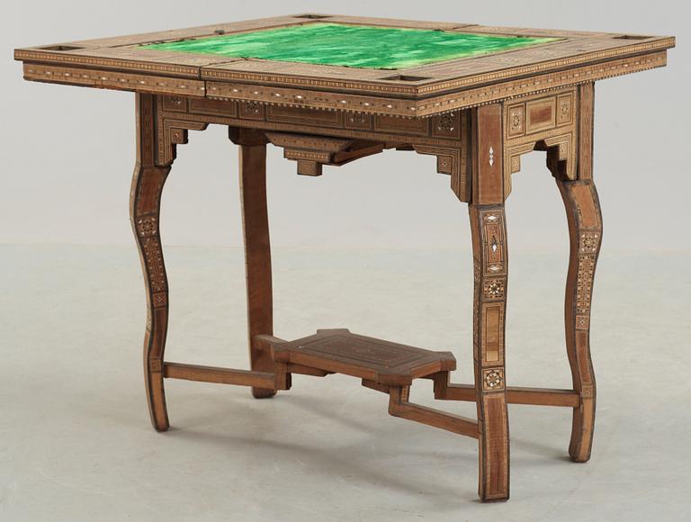 SPELBORD, orientaliskt, 1900-talets första del.