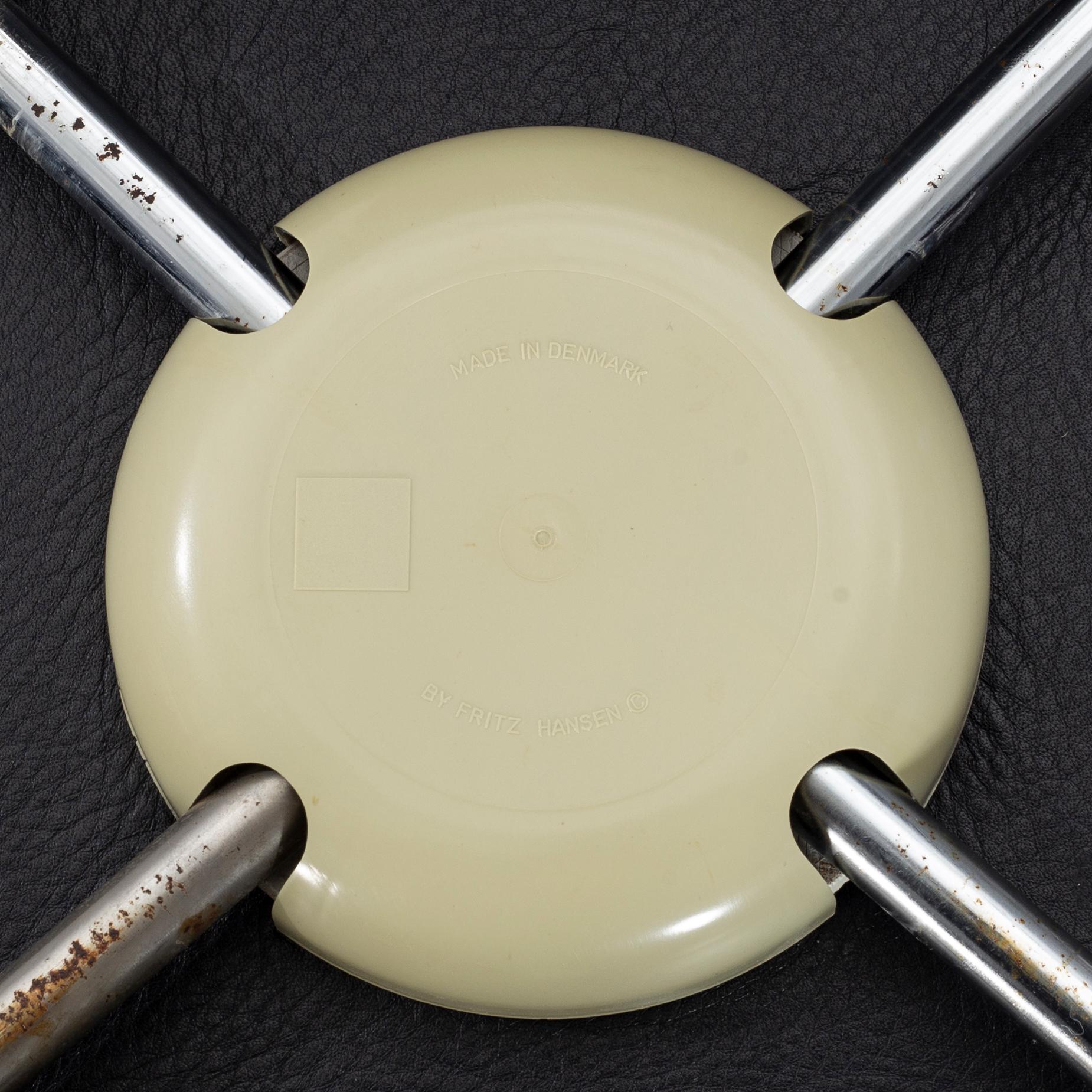 ARNE JACOBSEN, "Sjuan", 6 chairs.