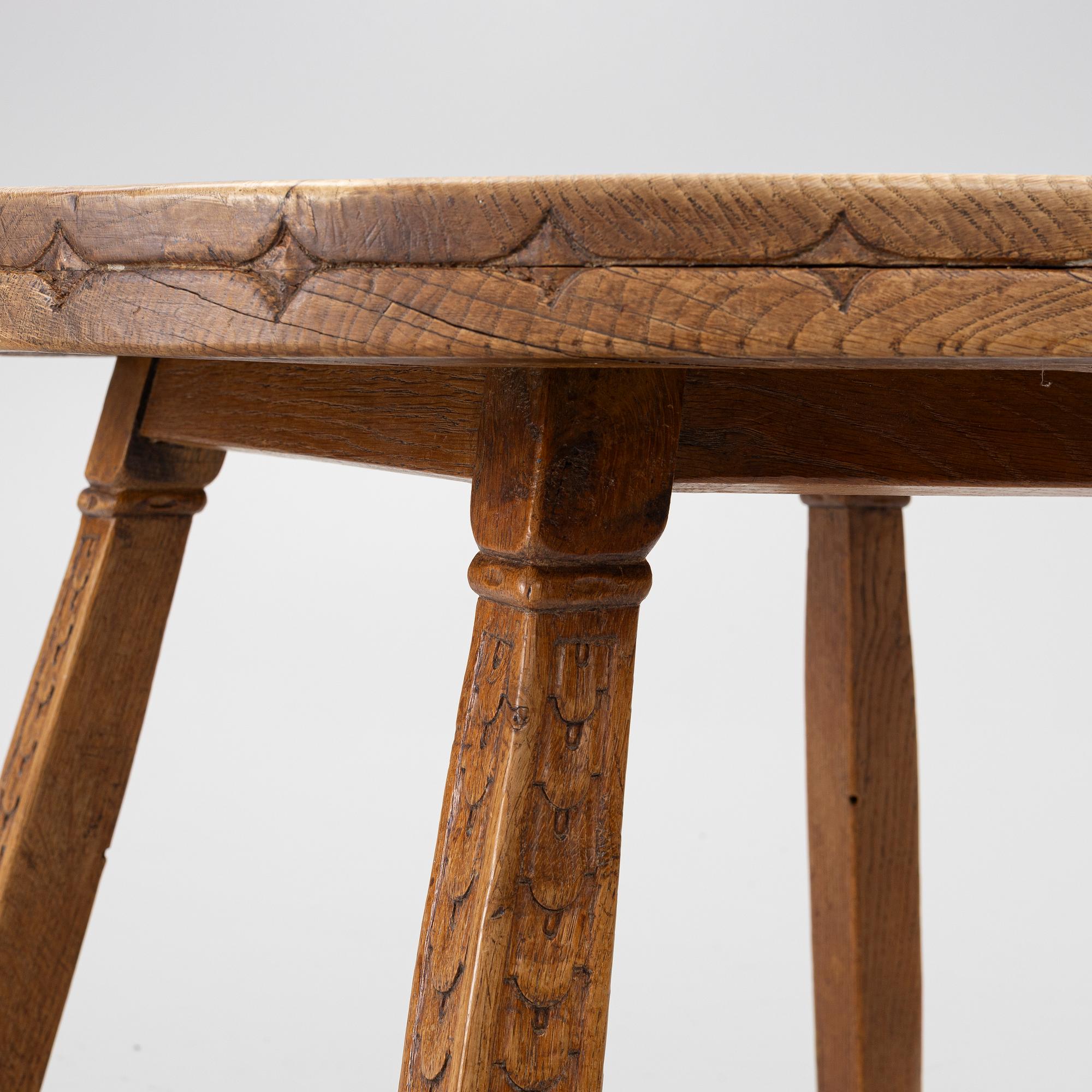 Side table, first half of the 20th century.