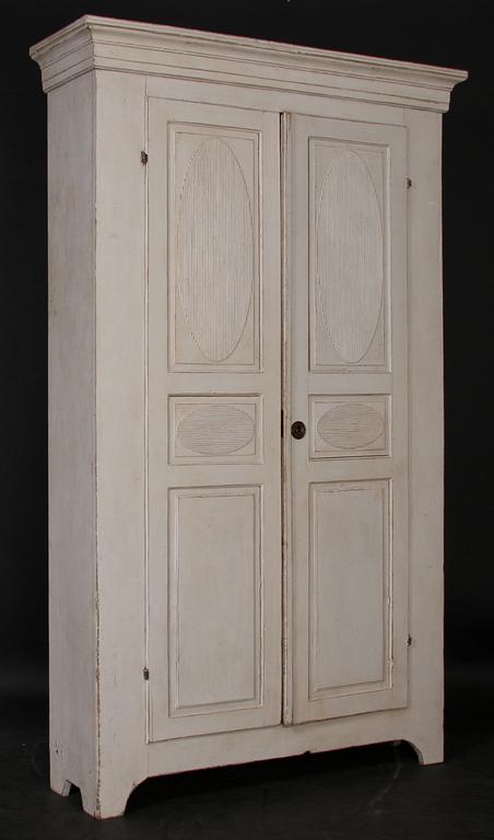 SKÅP, gustavianskt provinsarbete, omkring 1800.