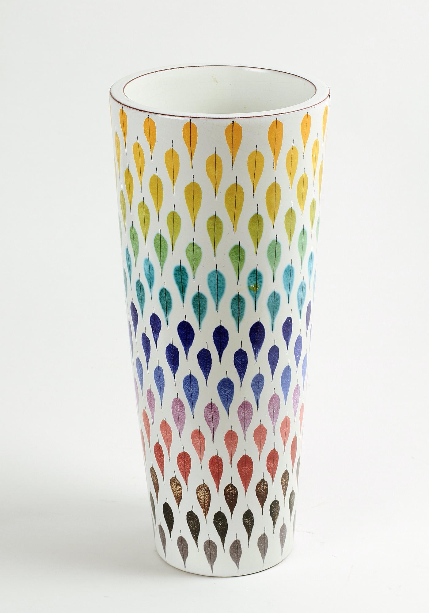 VAS, fajans, "Fallande löv", Stig Lindberg, Gustavsberg. Målarsign av Hellinä Pitkänen.