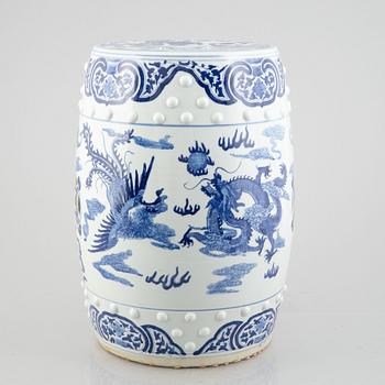 A Chinese blue and white porcelain garden stool, 20th century.